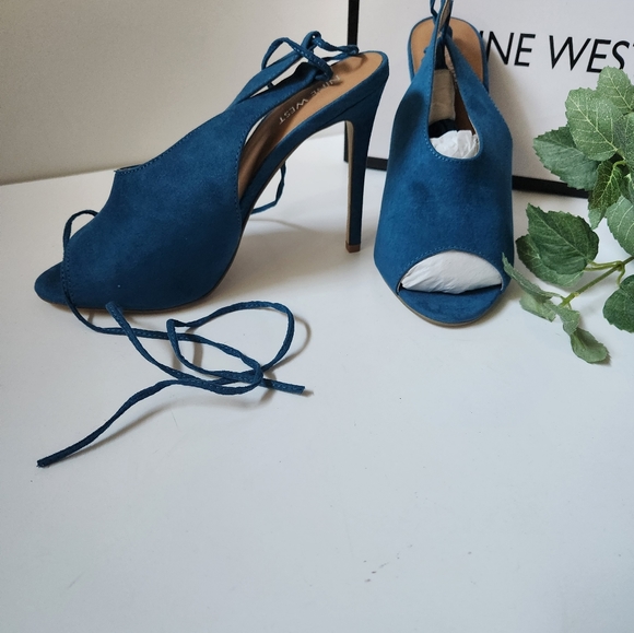 Nine West Heels size 9½ - Picture 4 of 10